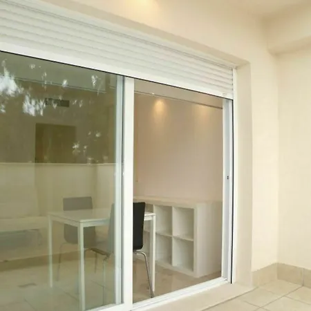 Dona Carmen Apartment *